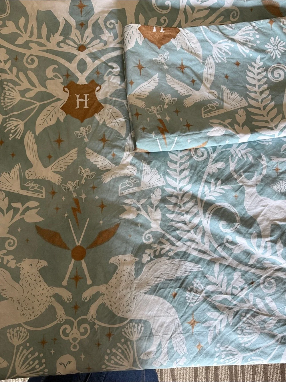 Pottery Barn Teen Aqua, White & Gold Emblem Printed Sheet Set with pillow
